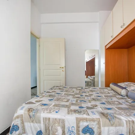 2 Bedroom Gorgeous In 东塞斯特里